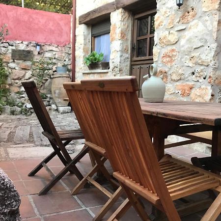 Gasthaus La Noguera De Socasa Romancos Exterior foto