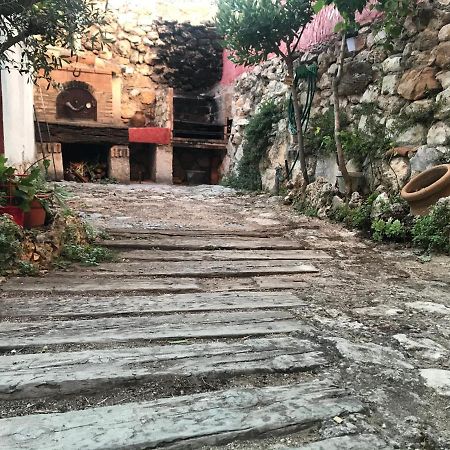Gasthaus La Noguera De Socasa Romancos Exterior foto