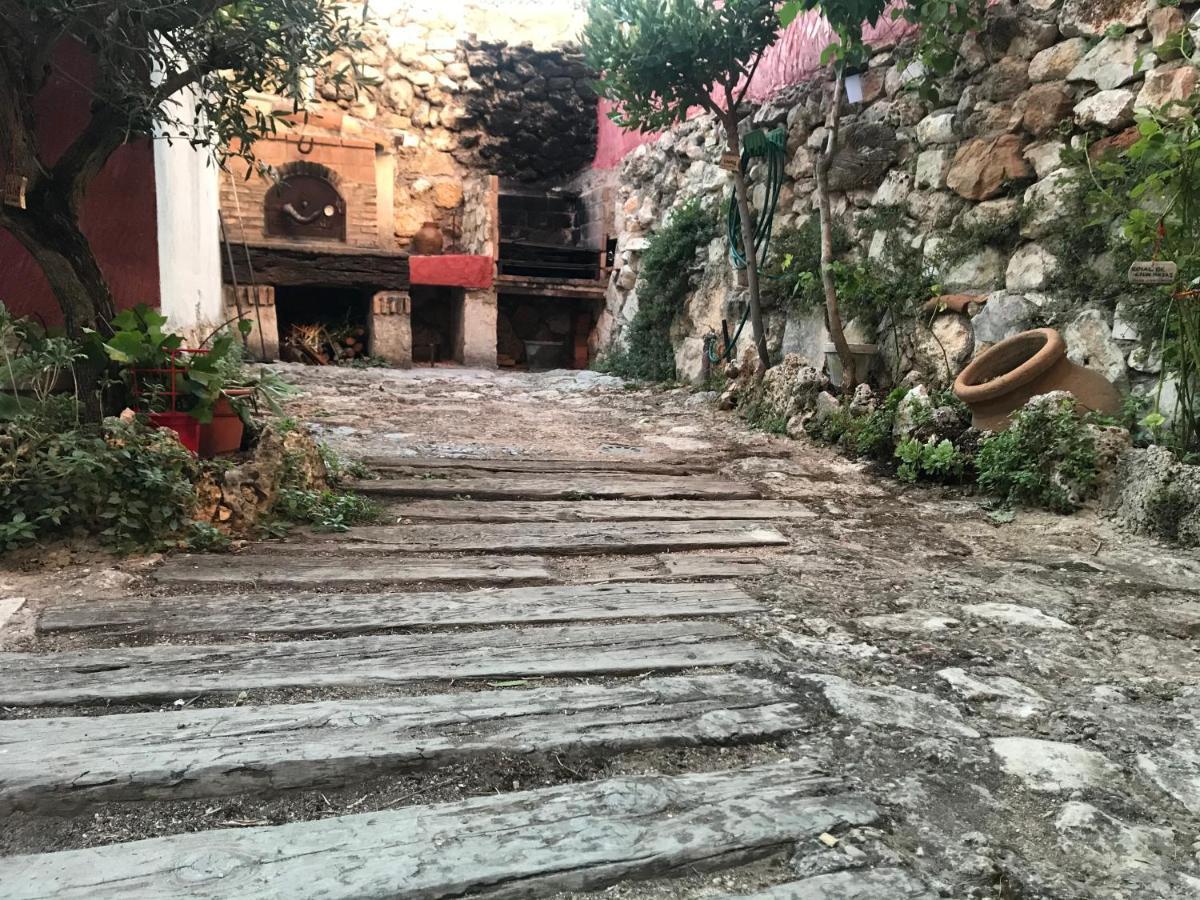 Gasthaus La Noguera De Socasa Romancos Exterior foto