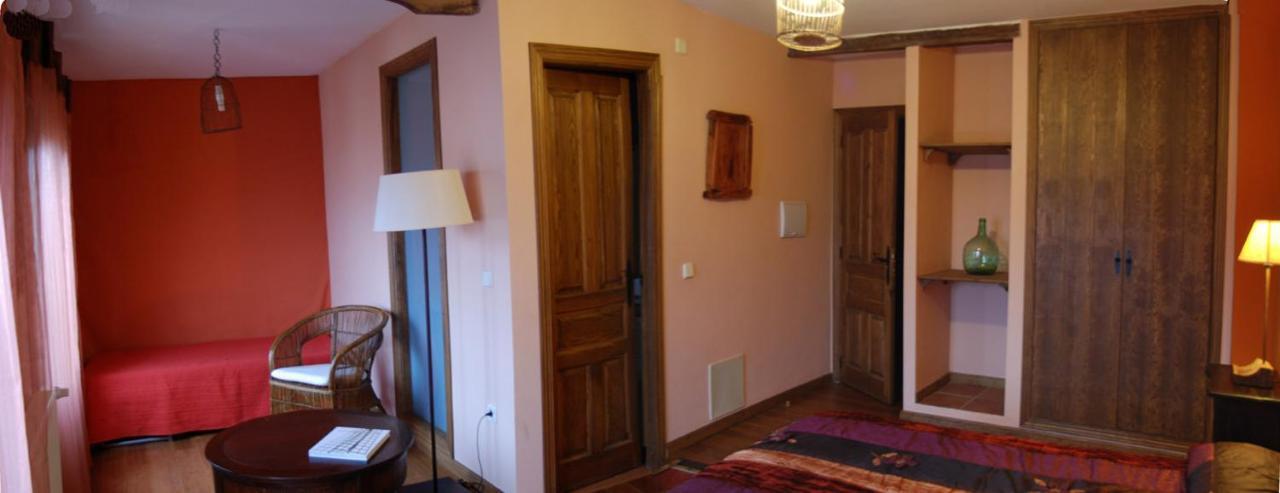 Gasthaus La Noguera De Socasa Romancos Exterior foto
